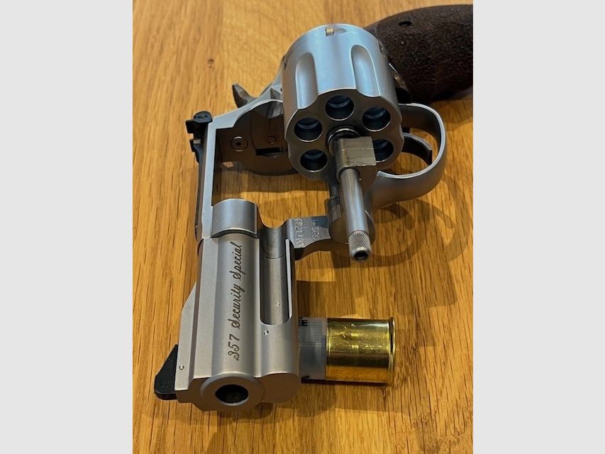 Smith & Wesson 686 Security Special 3" Kaliber .357 Magnum Revolver  (eigendlich neu)