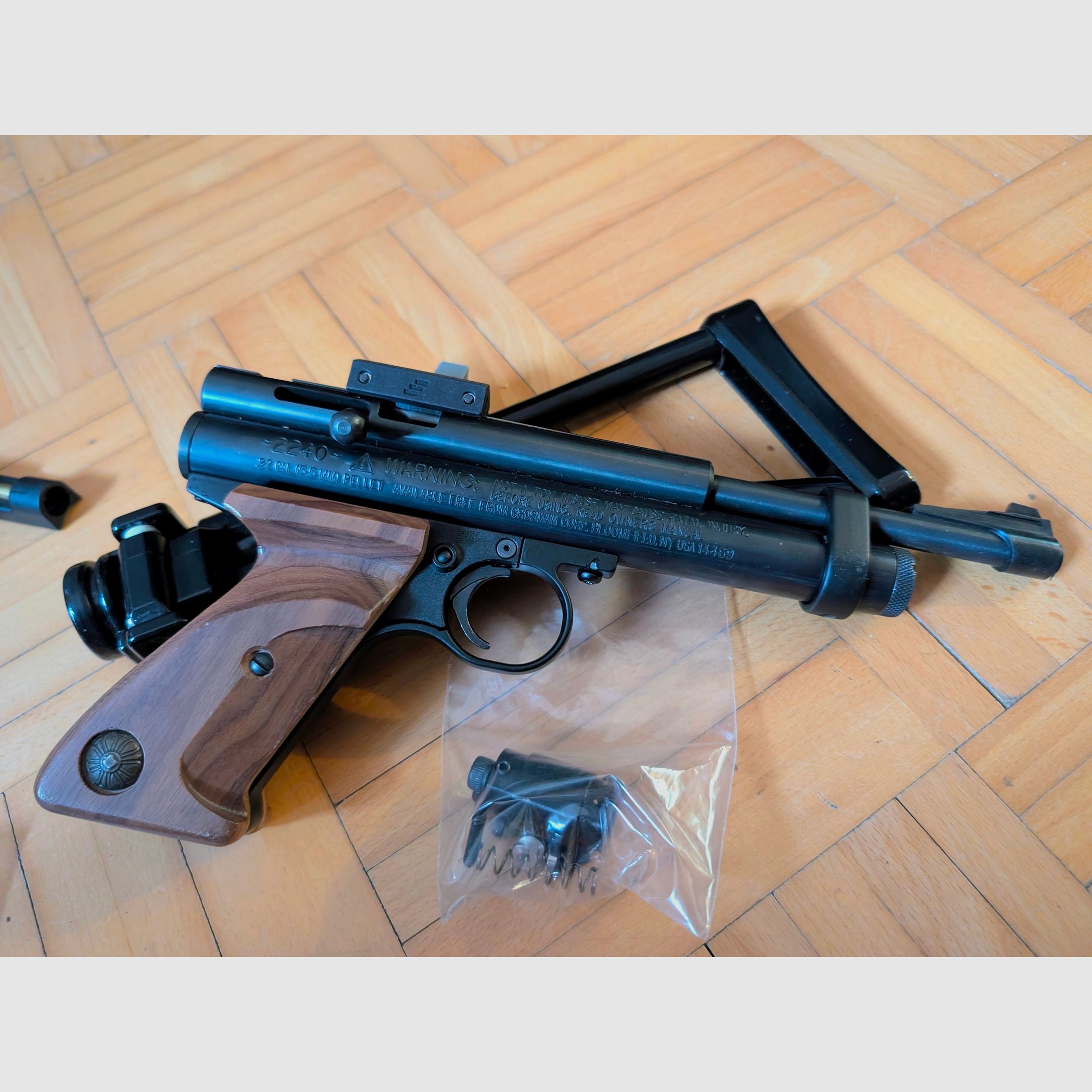 Crossman 2240 inkl. Steel breach, Schulterstütze und 5er Magazin