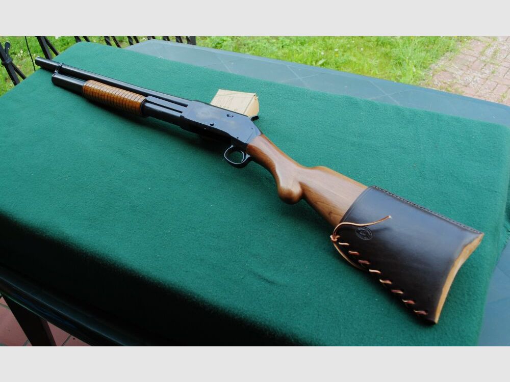 Winchester 97 von Norinco mit Butt Stock Cover von Kirkpatrick