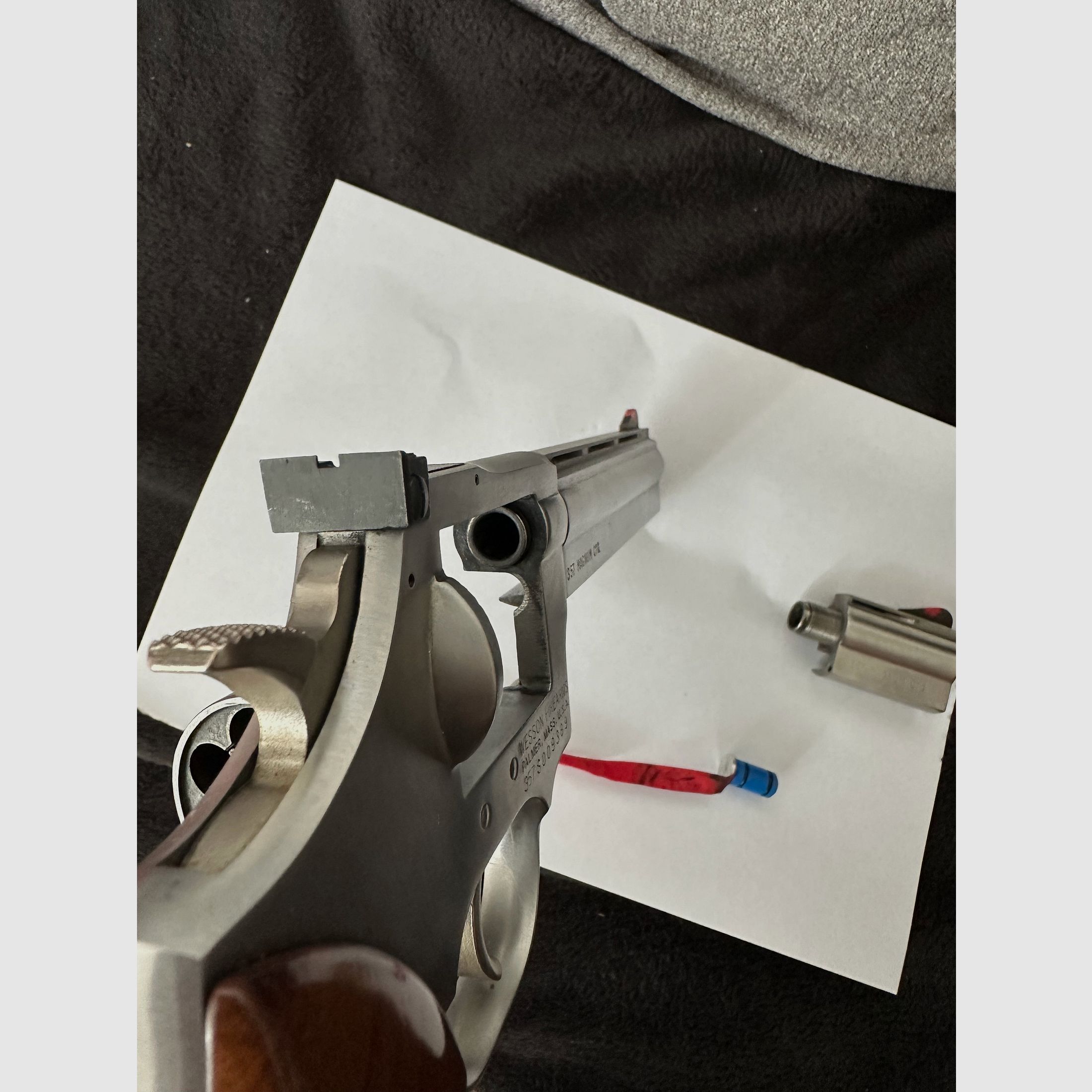 Schwerer Dan Wesson Revolver mit Wechsellauf