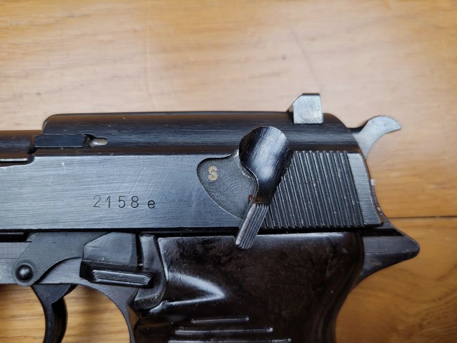 Magnifico Pistol Walther P38 – Fabbricazione Walther 1943 – Brunitura Originale – Numero di Serie Singolo – 2 Caricatori – Eccellente Condizione, immagine 4 di 14