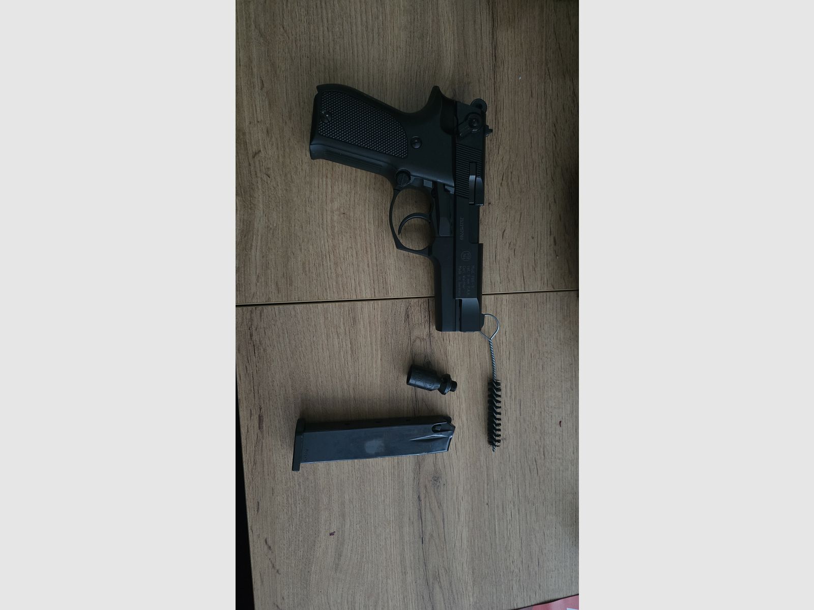 Je vends mon Walther P88 à blanc.