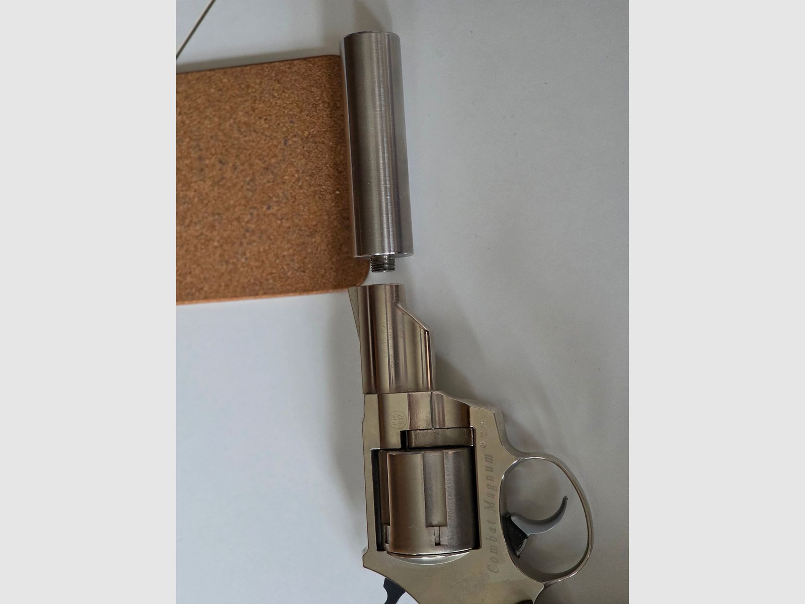 S+W CAL 45 COMBAT/ Platz 