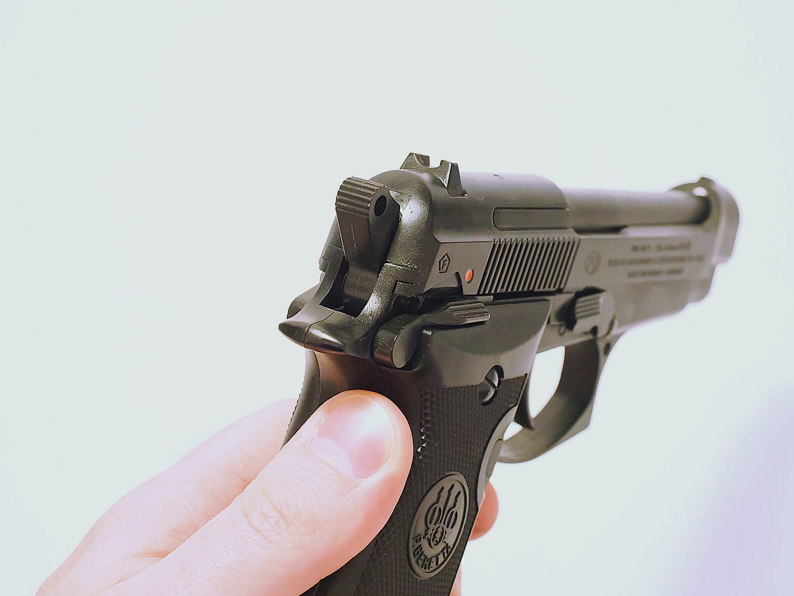 CO2-Pistole / Luftpistole Beretta 84 FS Kaliber 4,5mm BB