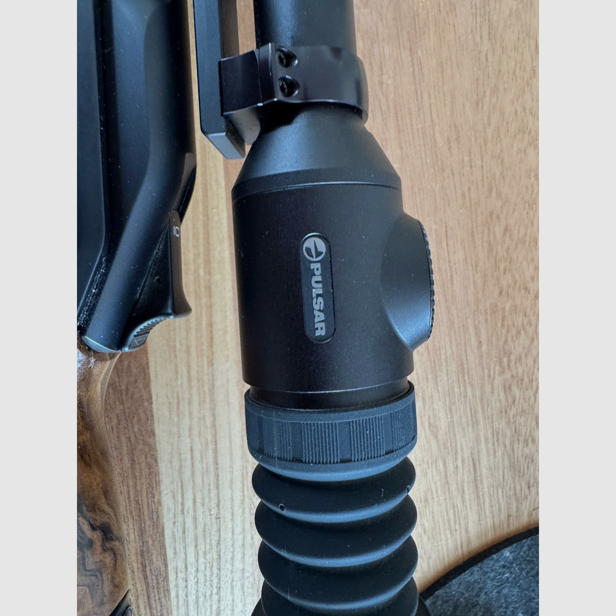 Pulsar Thermion 2 LRF XL60 thermal imaging riflescope with laser rangefinder – excellent condition