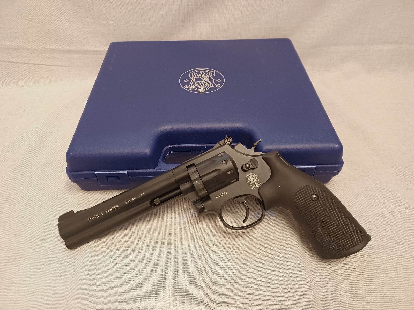 Smith & Wesson 586 - 6" / black / 4,5 mm Diabolo / CO2 / Revolver / OVP (103)