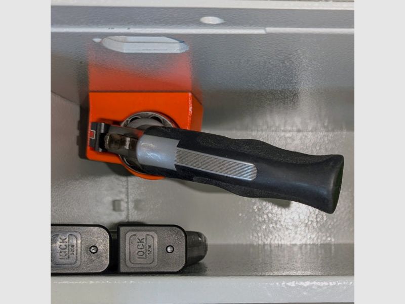 Magnetisches Blockholster für Revolver und baugleiche für Waffenschrank - Zubehör für den Waffenschrank