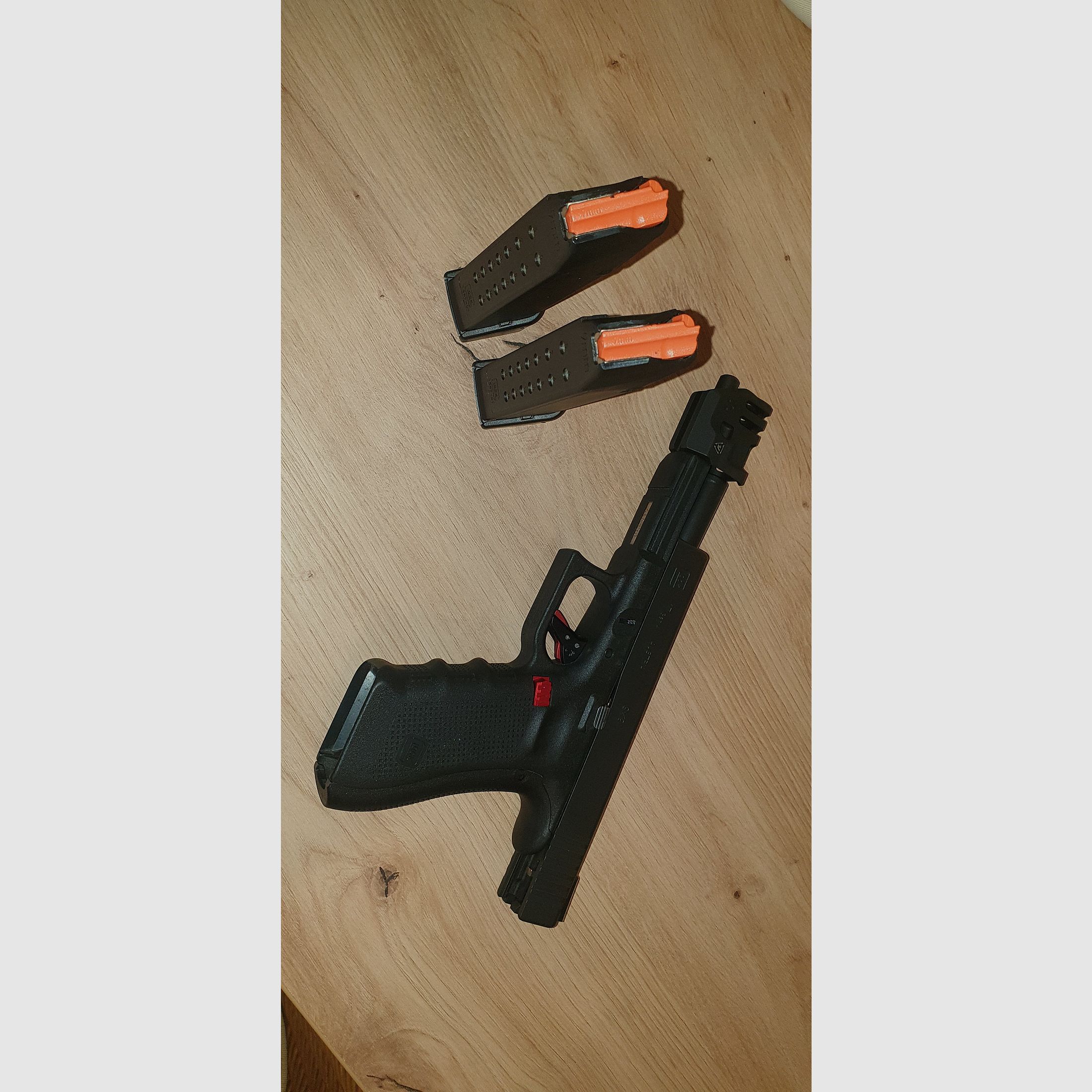 Glock17 Gen.4, mit Timney Tuningabzug, zwei Magazinen und Zubehör