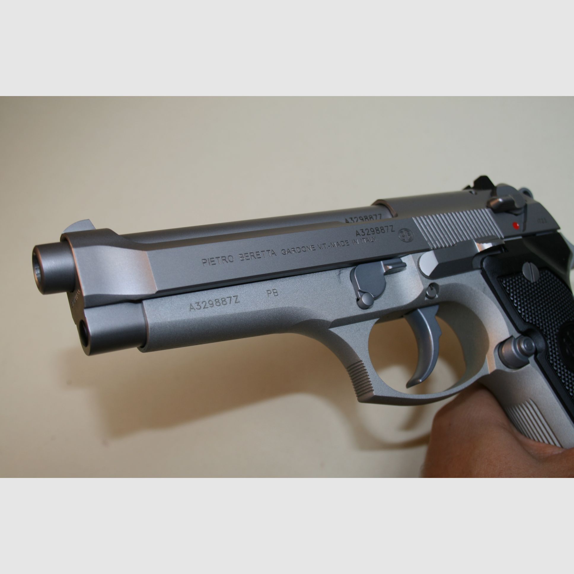 Pistole Beretta 92 FS inox Kal. 9 x19 mm, Bild 4 von 6