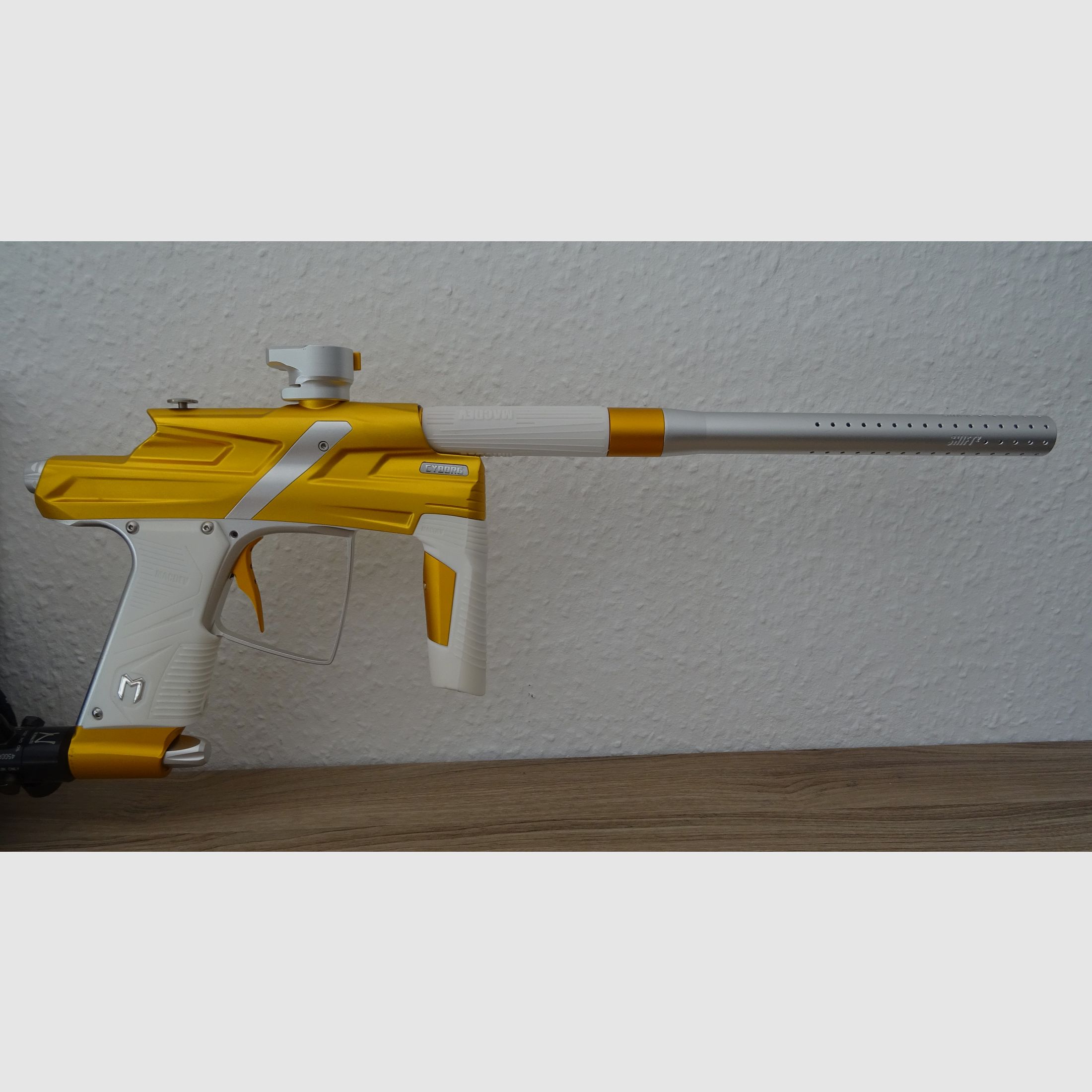 MacDev Cyborg 6 Gold – Silver – White (collector's item)