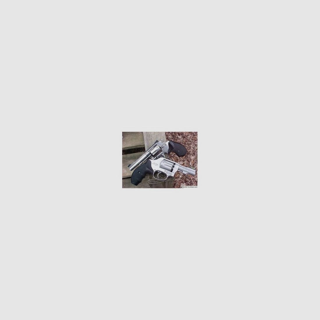 Revolver S&W 317 Kit Gun Cal. 22 LR, immagine 2 di 7