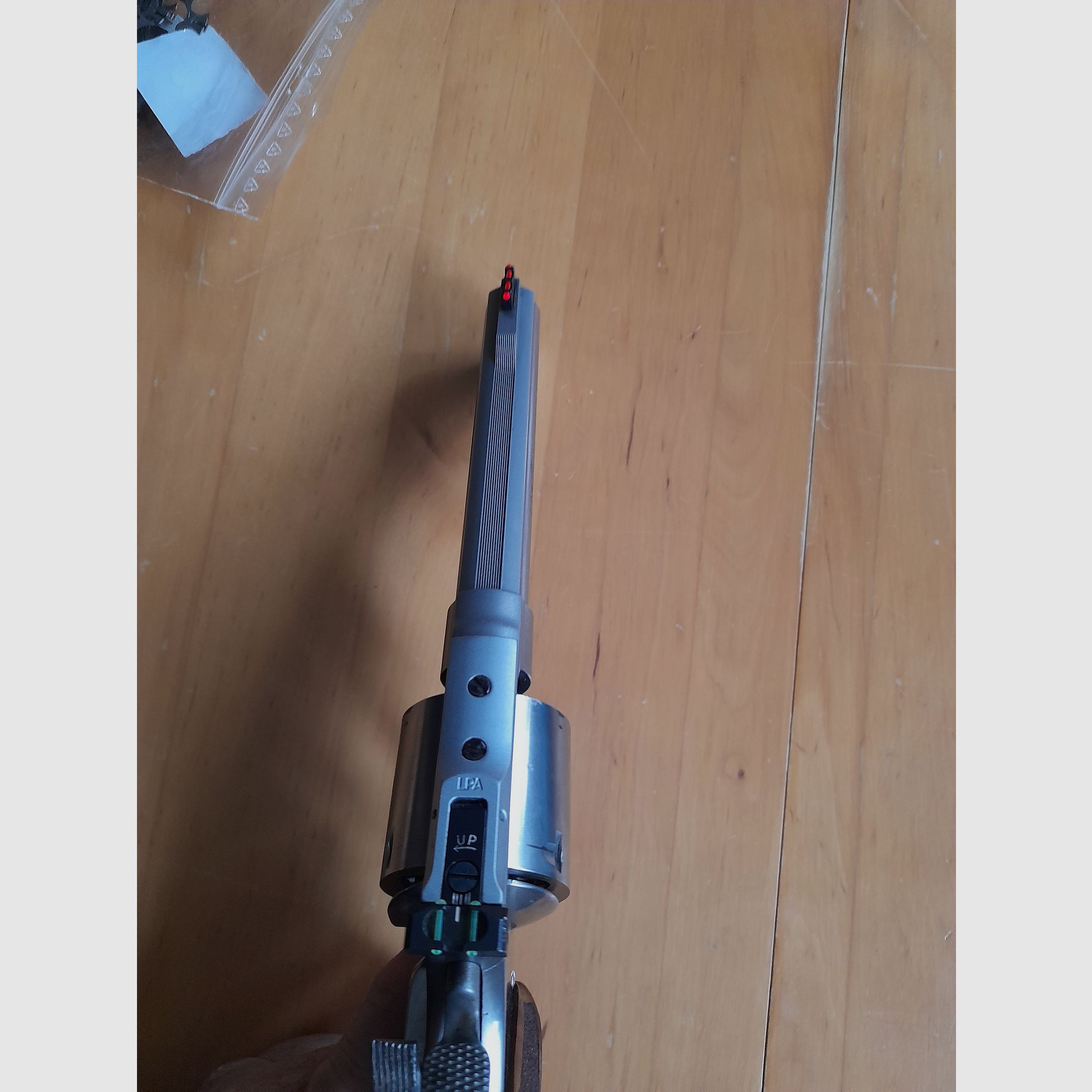 Sport revolver S&W 627 caliber: .357 Mag./.38 Special