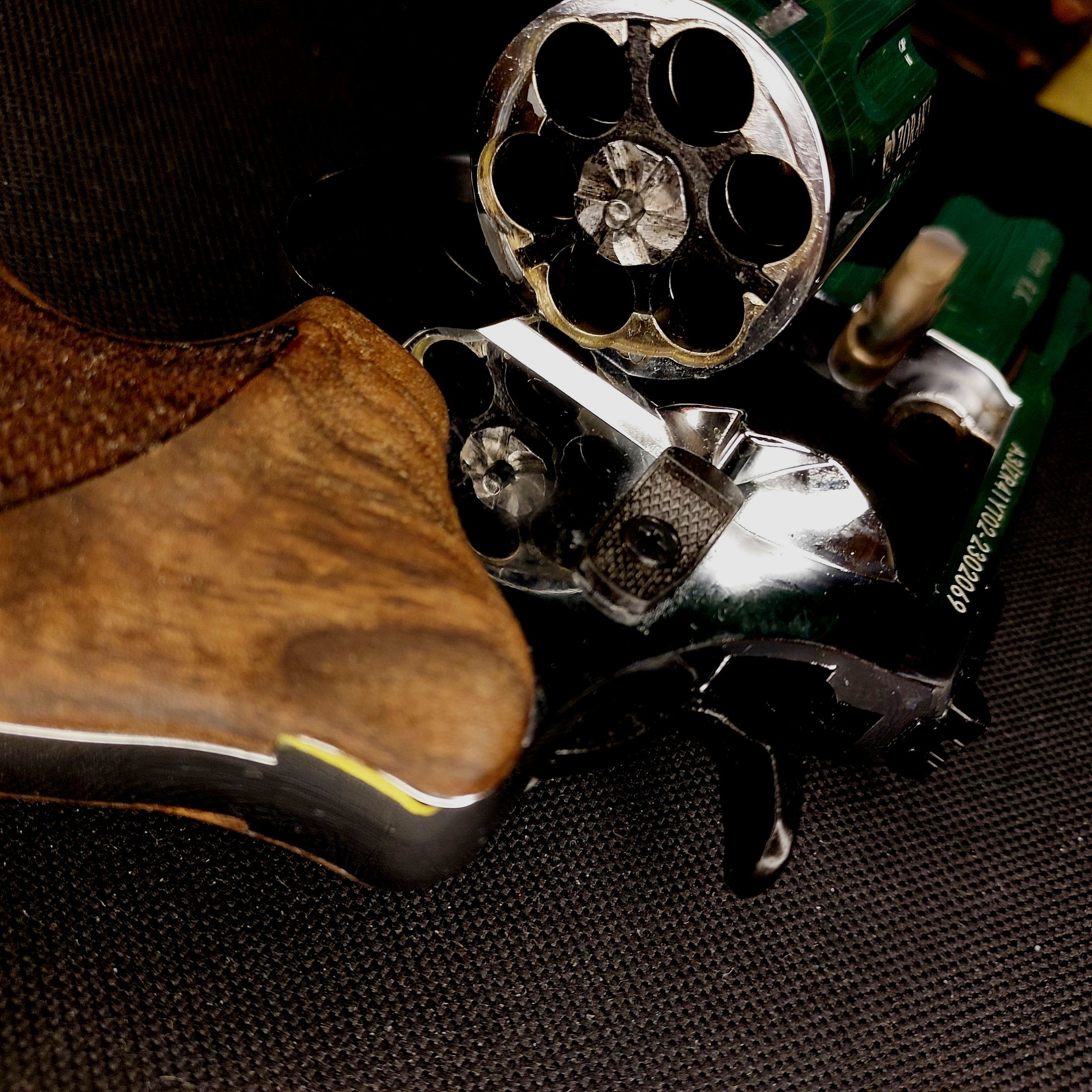 Zoraki R1 2.5 inch chrome with wooden grips revolver caliber 9mm R.K. (PTB 1022)