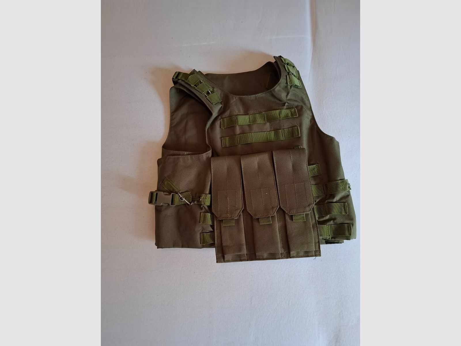 Zielony kamizelka ochronna do użytku w airsofcie