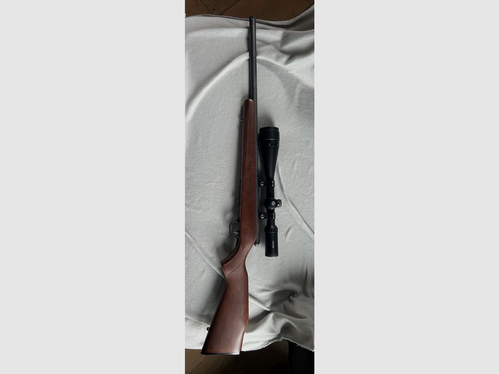Savage 93R17 .17HMR mit ZF