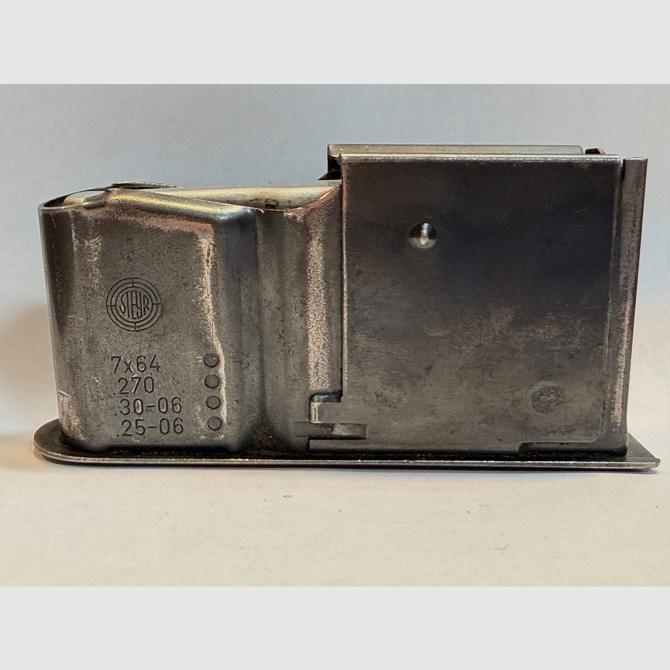 Steyr Mannlicher Luxus magazine
