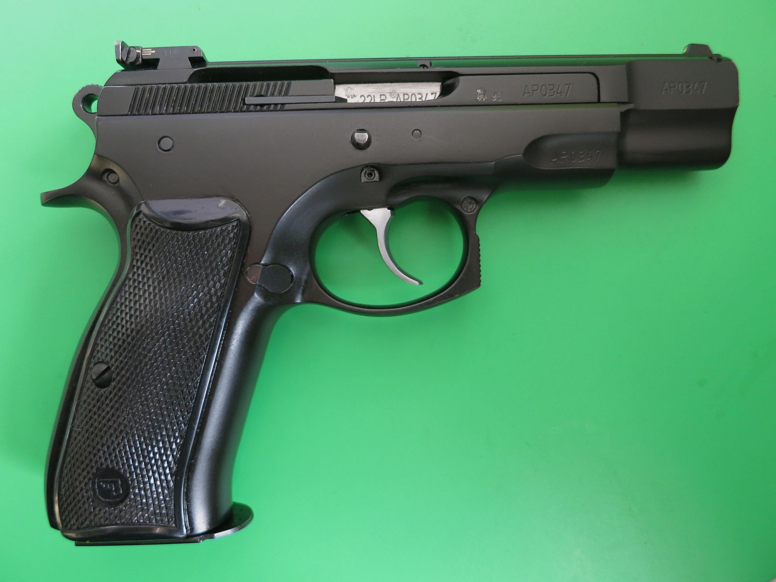 Brünner CZ75 Sportpistole Kadet, Kal. .22lr.       #86