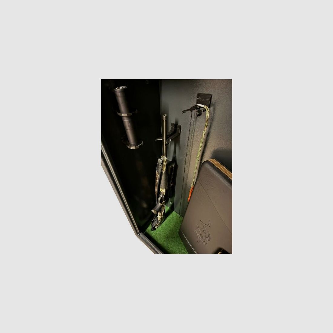 Gunshome uG magnet holder set for silencers, two-piece set for gun cabinet