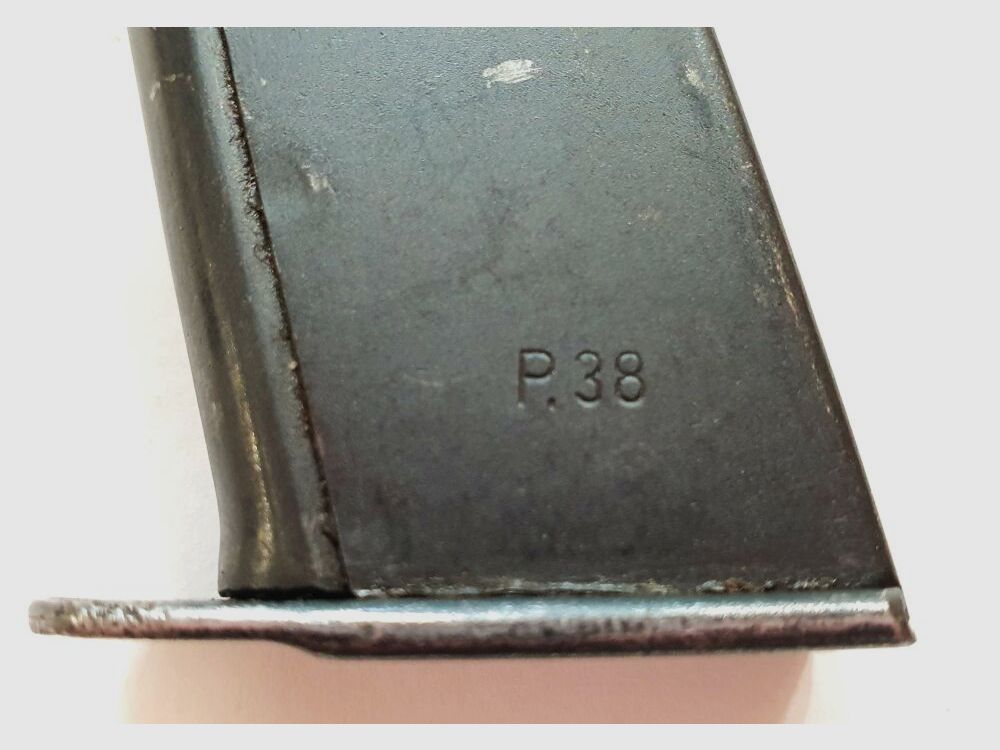 Fábrica de armas Carl Walther Walther P38 Cargador, Segunda Guerra Mundial, con sellos de Wehrmacht, usado