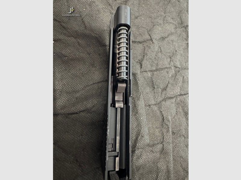 Sig Sauer P226; Classic Sport