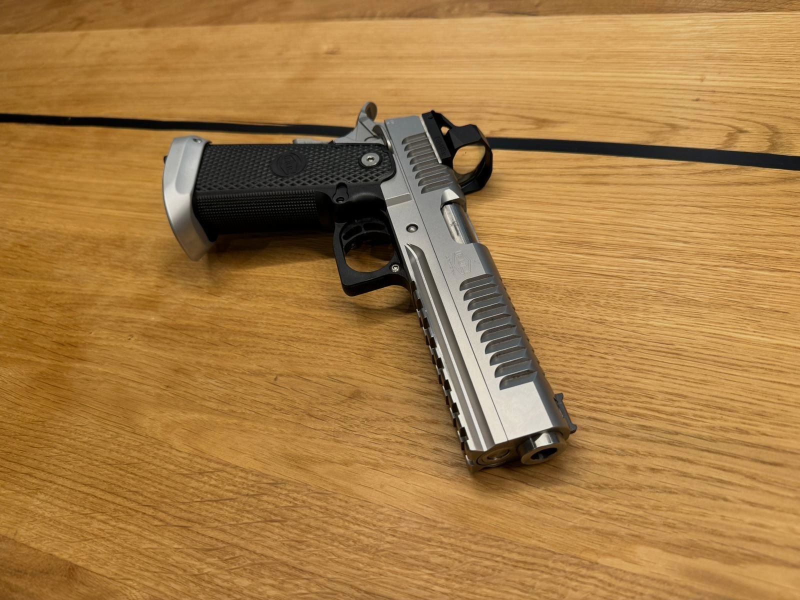 Bul SAS 2 SAW 2011 40 S&W Picatinny opty Reddot IPSC