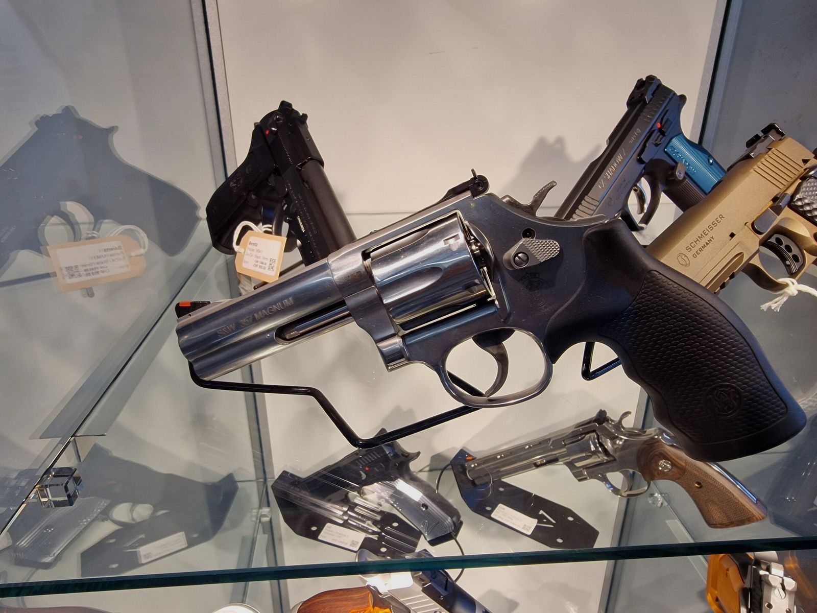 Smith&Wesson – Revolver / 686-4Zoll Stainless / .357Mag, Bild 1 von 2