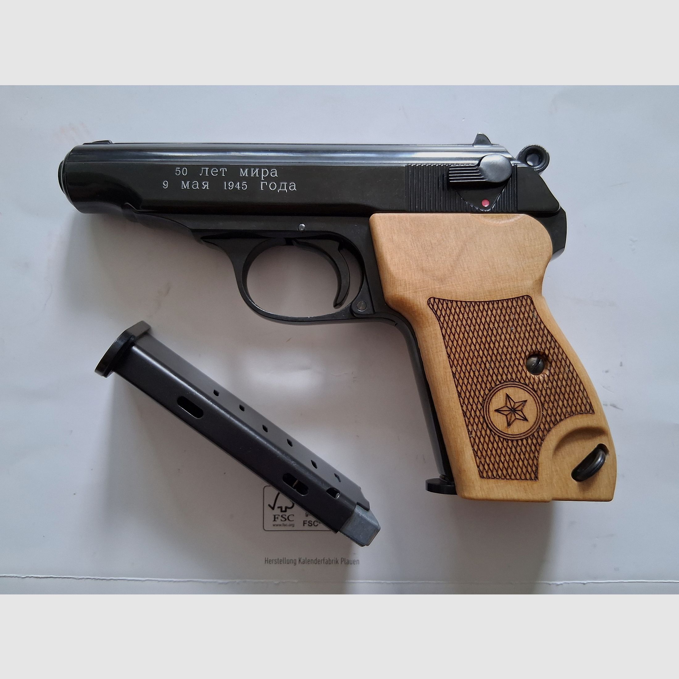 Reck Umarex Mod. Pobeda (Makarov) Cal. 9 mm P.A.K., wooden grips, spare magazine, (like new)