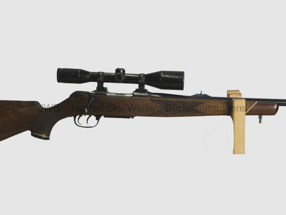 Fucile a ripetizione Krico con montaggio girevole e cannocchiale Zeiss .243Win
