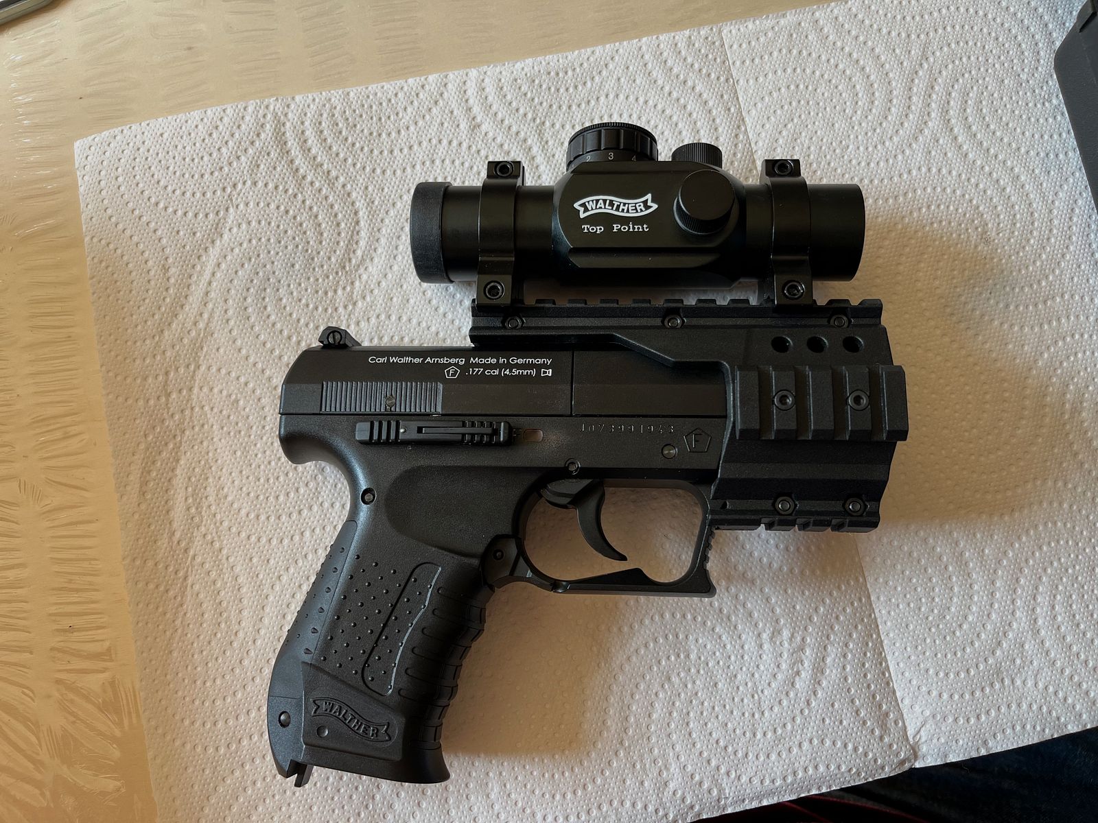 Walther Nighthawk Set, CO2, pistola ad aria, incl. ottica (reddot), compensatore & valigetta,