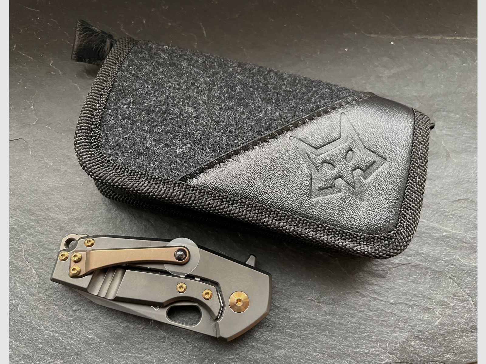 Fox Knives Suru FX-526 TI BB Black PVD Voxnaes M390 Titan Folder