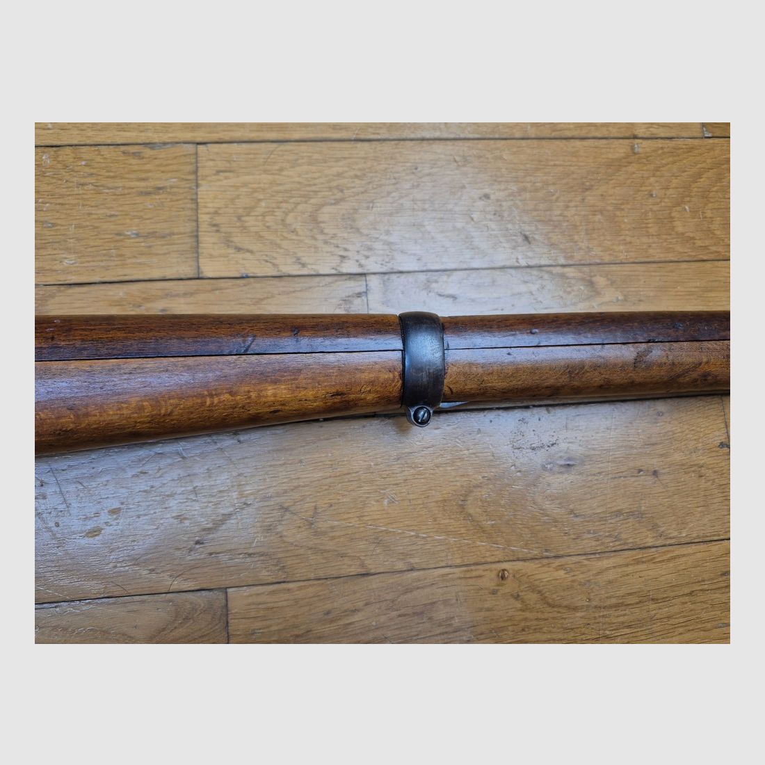 Beau mousqueton suisse K31- Cal. d&rsquo;origine 7.5×55 – Crosse en très beau hêtre – Mécanique ultra souple et nette – Excellente détente -Très beau canon – 100% mono matricule – Certificat d’Épreuves fourni – Bretelle + protège canon + 1 clips en prime ! – Die Schweizer Qualität – TBE+, image 24 sur 25