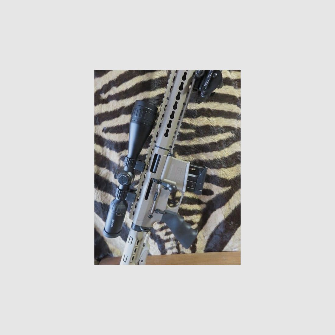 Carabine PALLAS BA15-22 TAN cal.22lr canon 47 cm + lunette HAWKE AirMax 4-12x40AO + bipieds Zeadio, image 4 sur 10