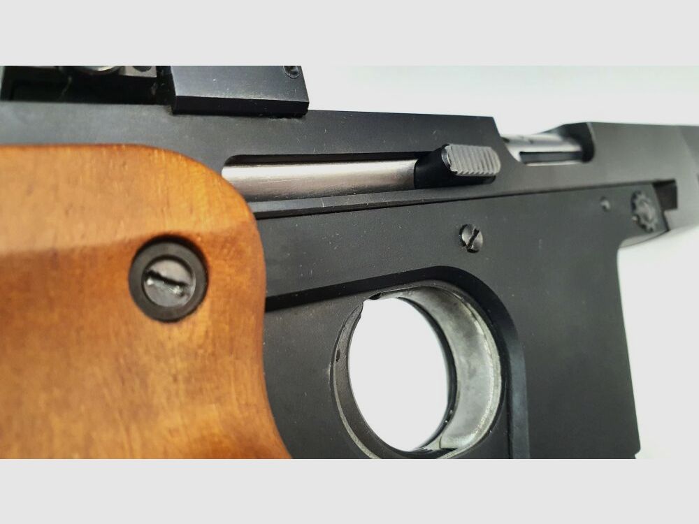 Carl Walther Waffenfabrik Ulm/Do. GSP mit Nill Griffschalen