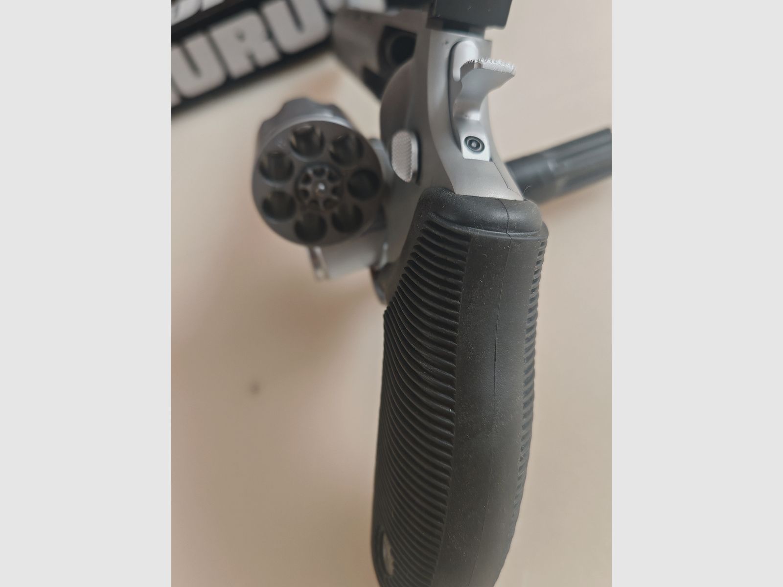Taurus RT 627 STS 6 Zoll Revolver Kaliber .357 Magnum