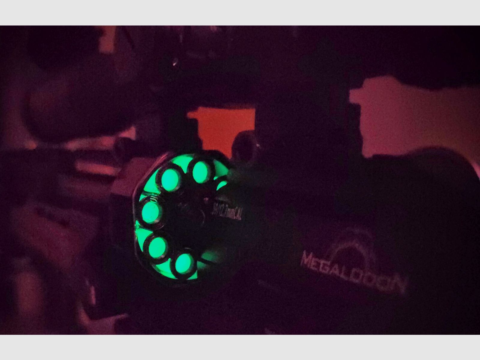 AEA MEGALODON SLUGS GLOW IN THE DARK 30 STÜCK MAX. LEGAL PERFORMANCE CAL. 50