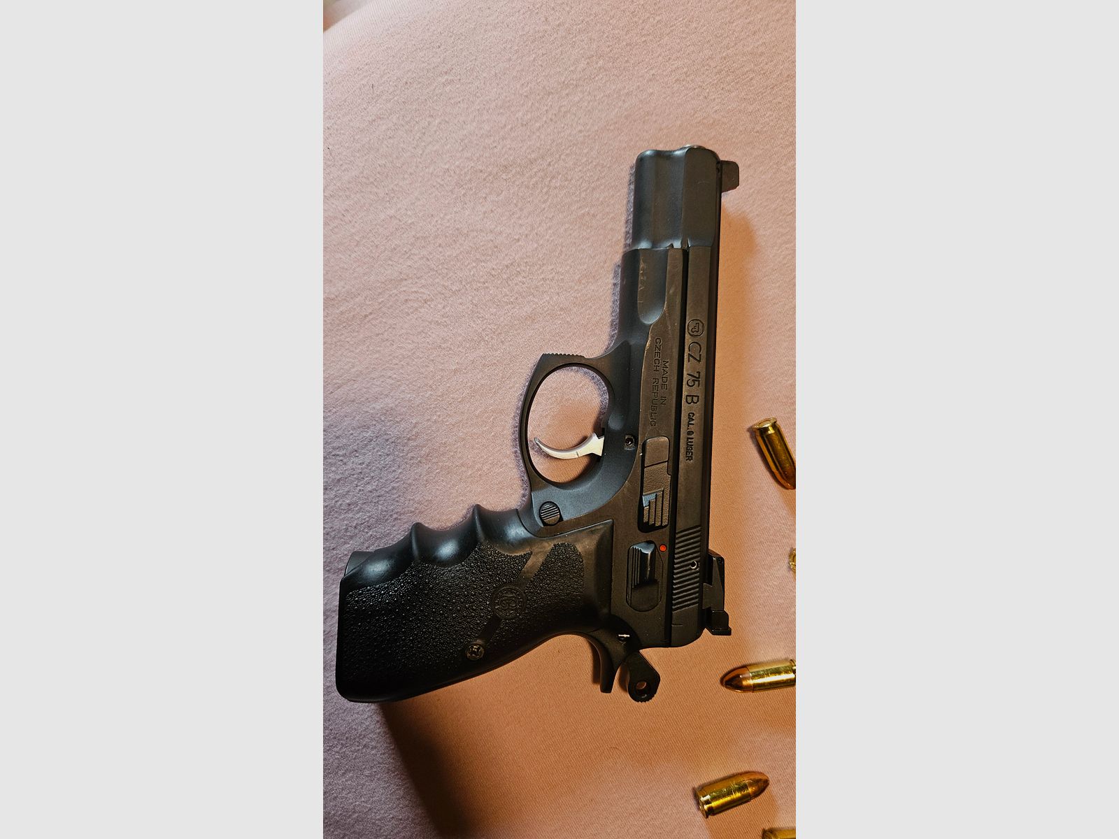 CZ 75 B 9mm luger  Pistole Kurzwaffe