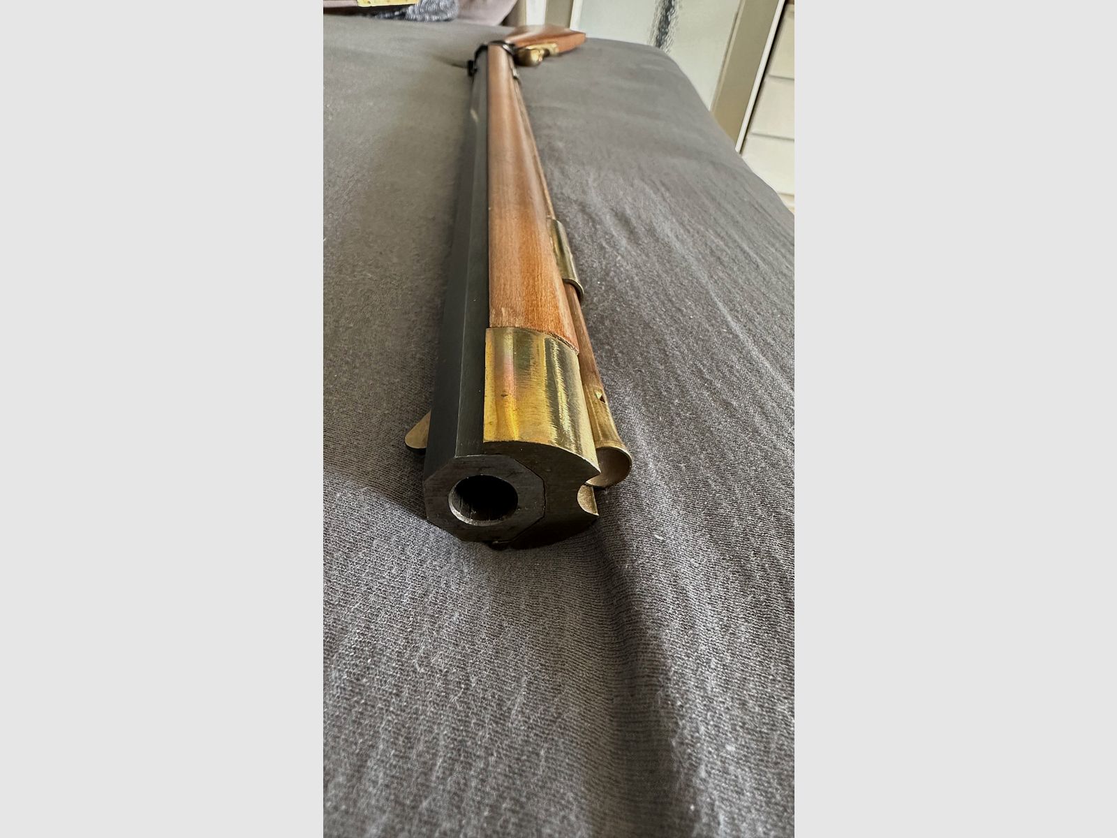 Vorderlader kaliber .45 Schwarzpulver Gewehr aus Italien 