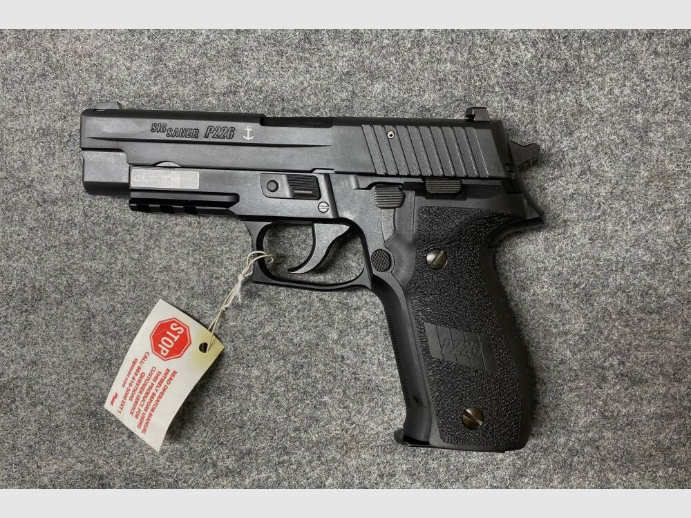 SIG Sauer SIG P226 9mmLuger