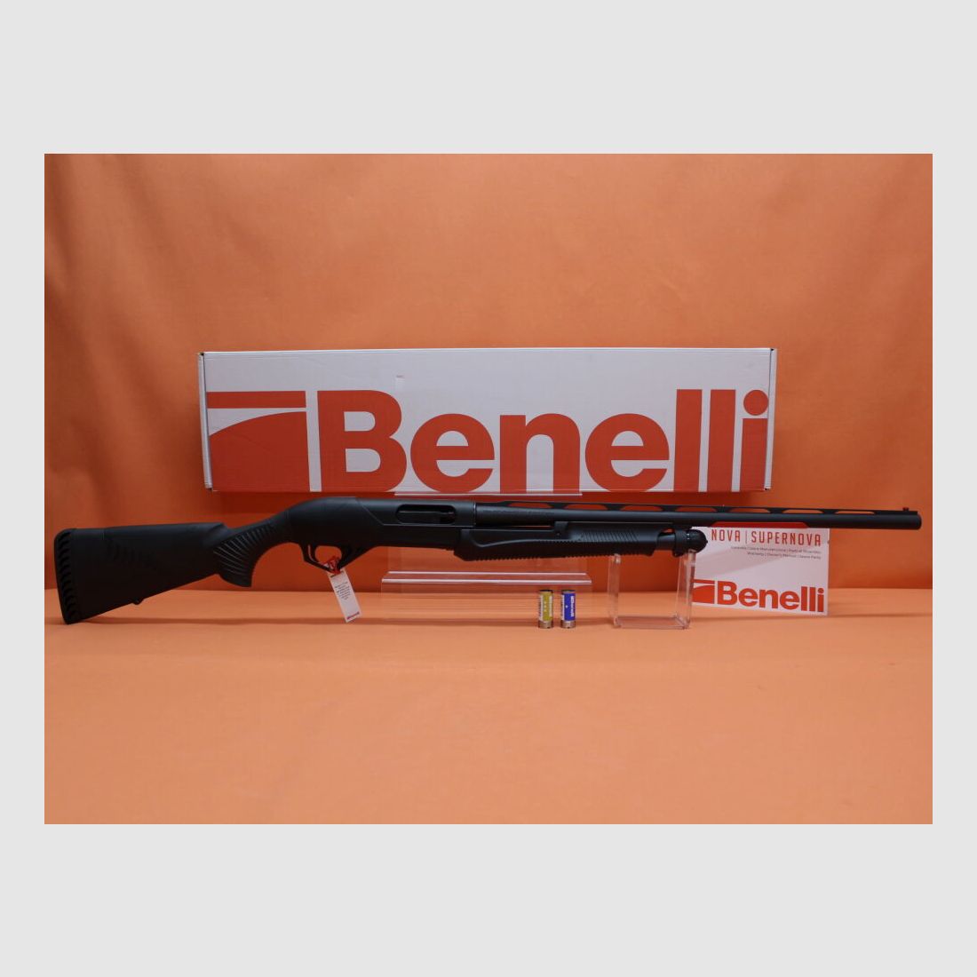 Benelli VsRep.Flinte 12/89 Benelli SuperNova Jagd (Vorderschaftrepetierflinte) 26"/66cm Lauf/ Multichoke