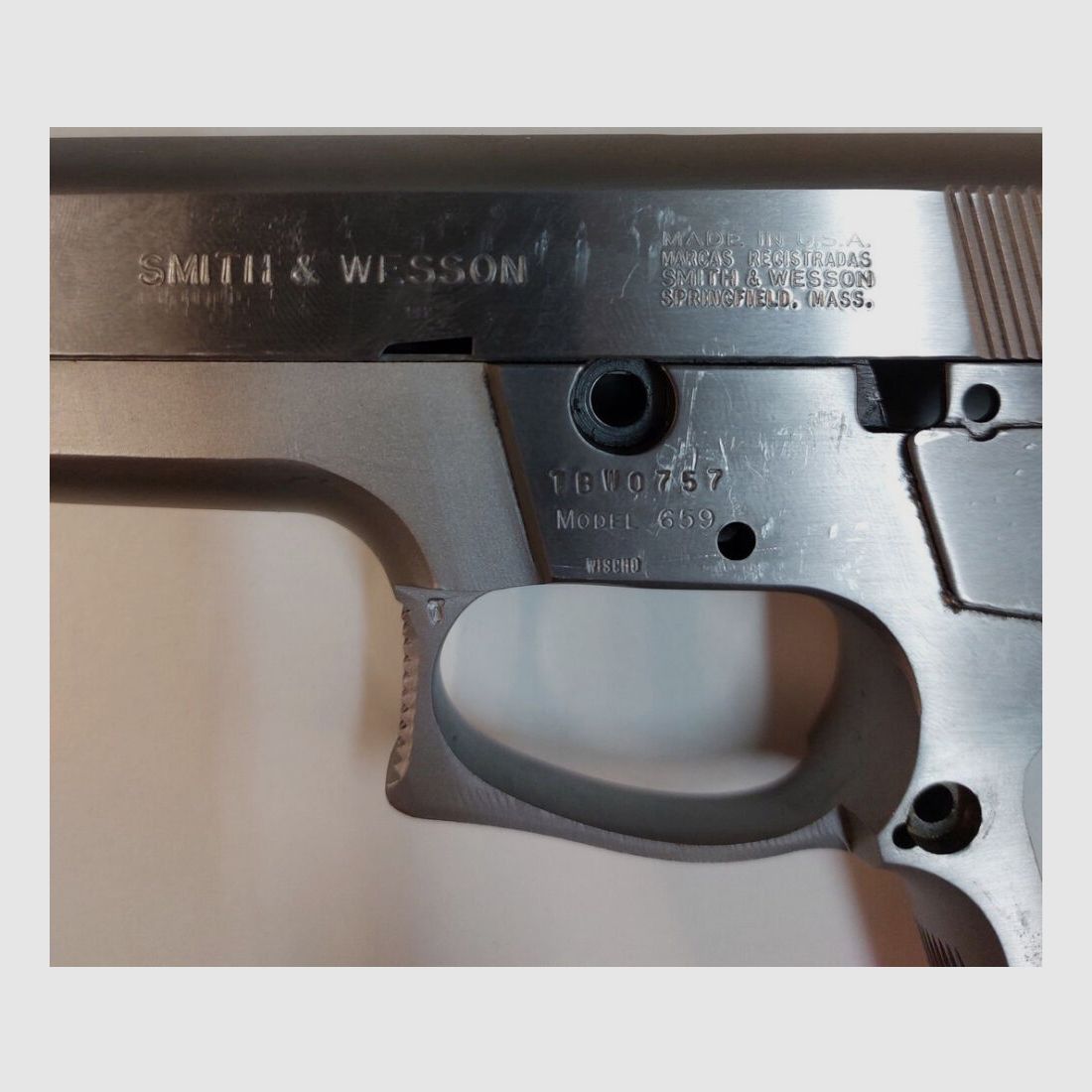 Smith & Wesson Defekt Pistole Smith & Wesson Mod.659 im Kaliber 9x19 (Bestehend aus Lauf,Verschluss,Griffstück)