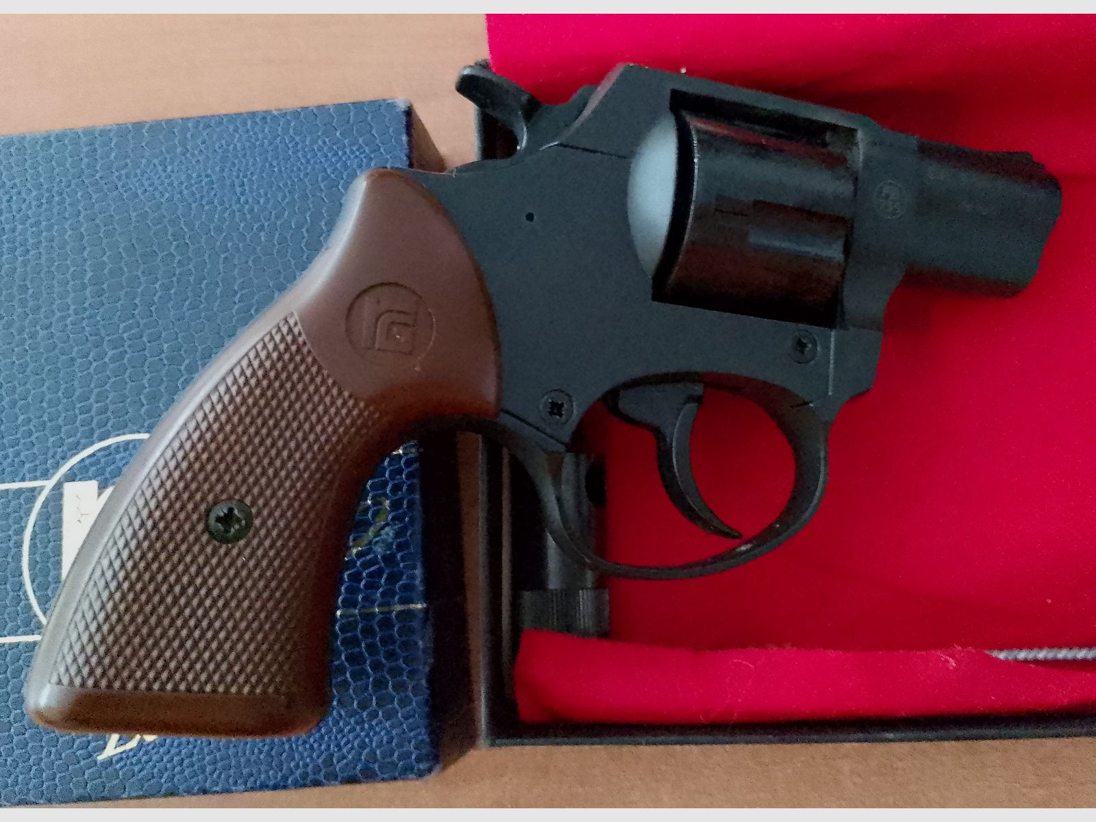 Röhm RG 59N Le Petit Schreckschussrevolver im Kaliber 9mm R.K. mit OVP!
