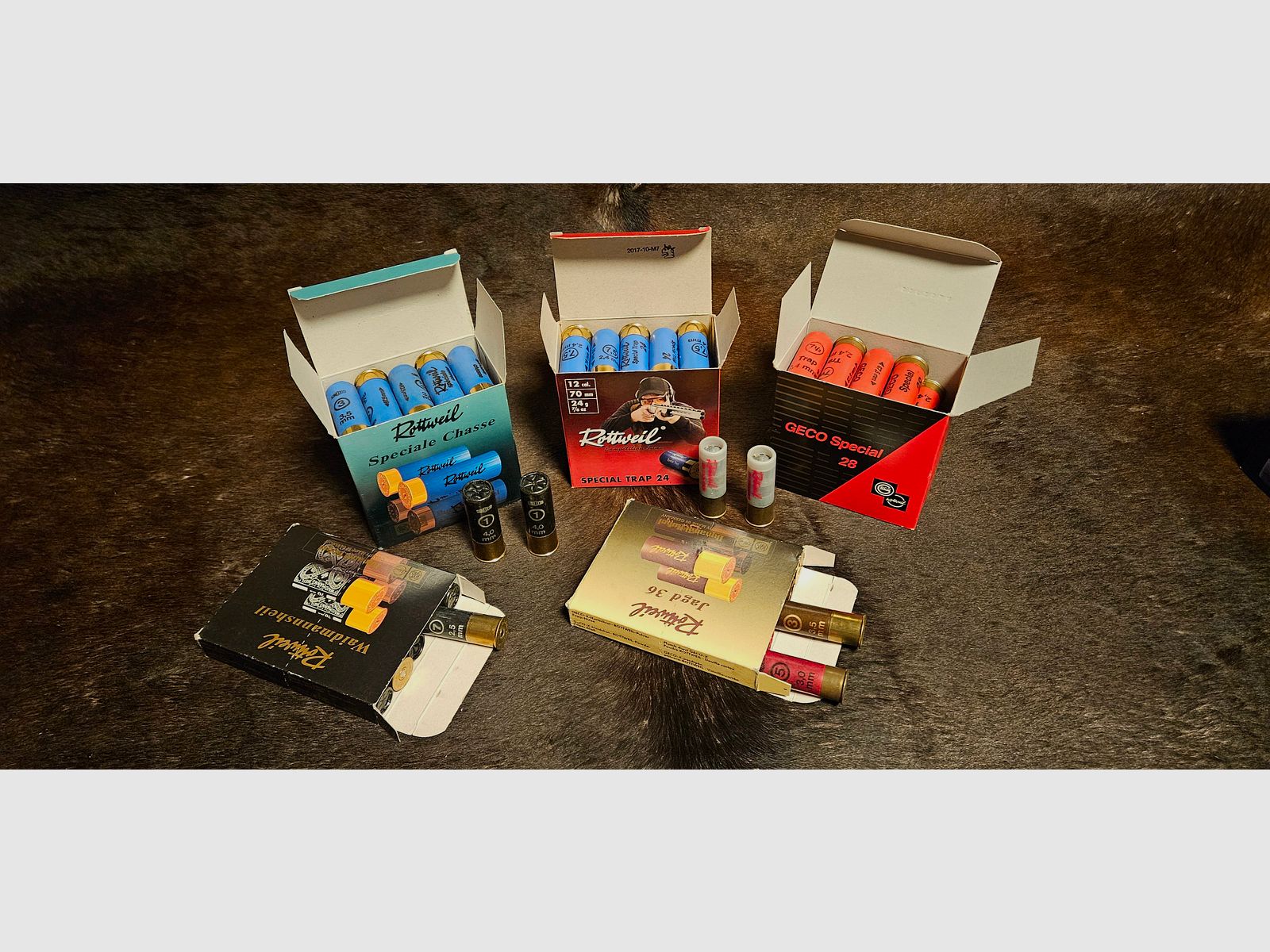 Gemischtes Paket diverser Schrotpatronen und FLG