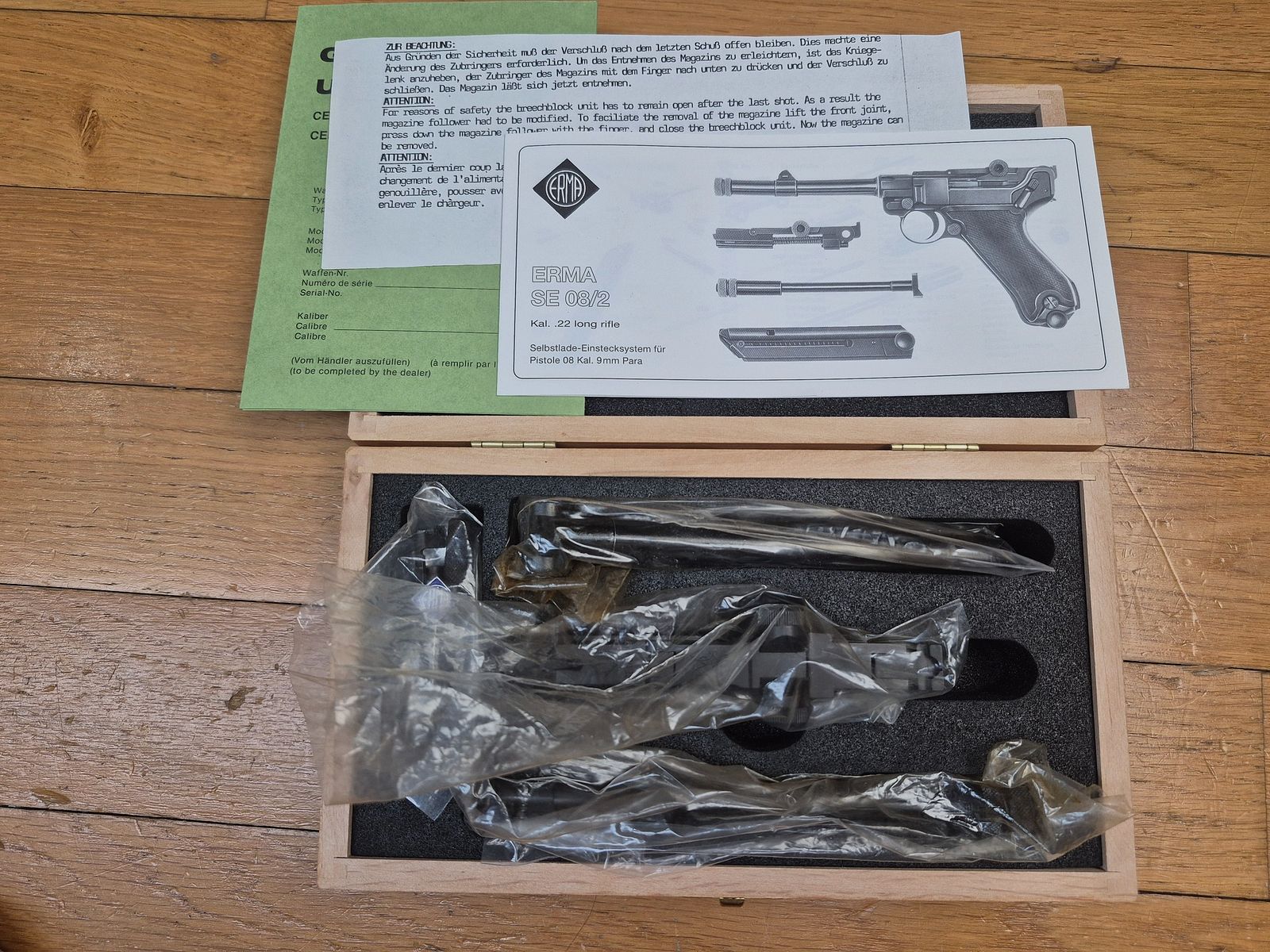 Sehr seltene ERMA 22LR Umrüstung für P08 Luger – Alle Zubehörteile komplett inklusive Magazin – Nie benutzt – Originalverpackung in absolut neuwertigem Zustand!, Bild 2 von 11