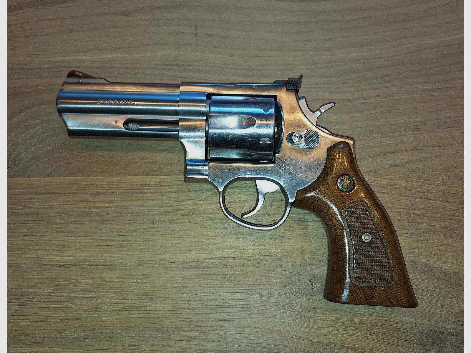 Revolver Taurus .44 Mag 4 pouces