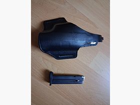 Walther P22q (defectuosa) con 2do nuevo cargador y funda de cuero Walther P22 en estado como nuevo