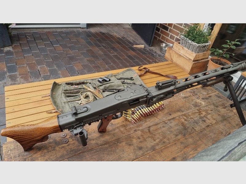 MG 42 Airsoft G&G Vollmetall Schussrate 1200 mit original Kiste und Zubehör 42/53 rar