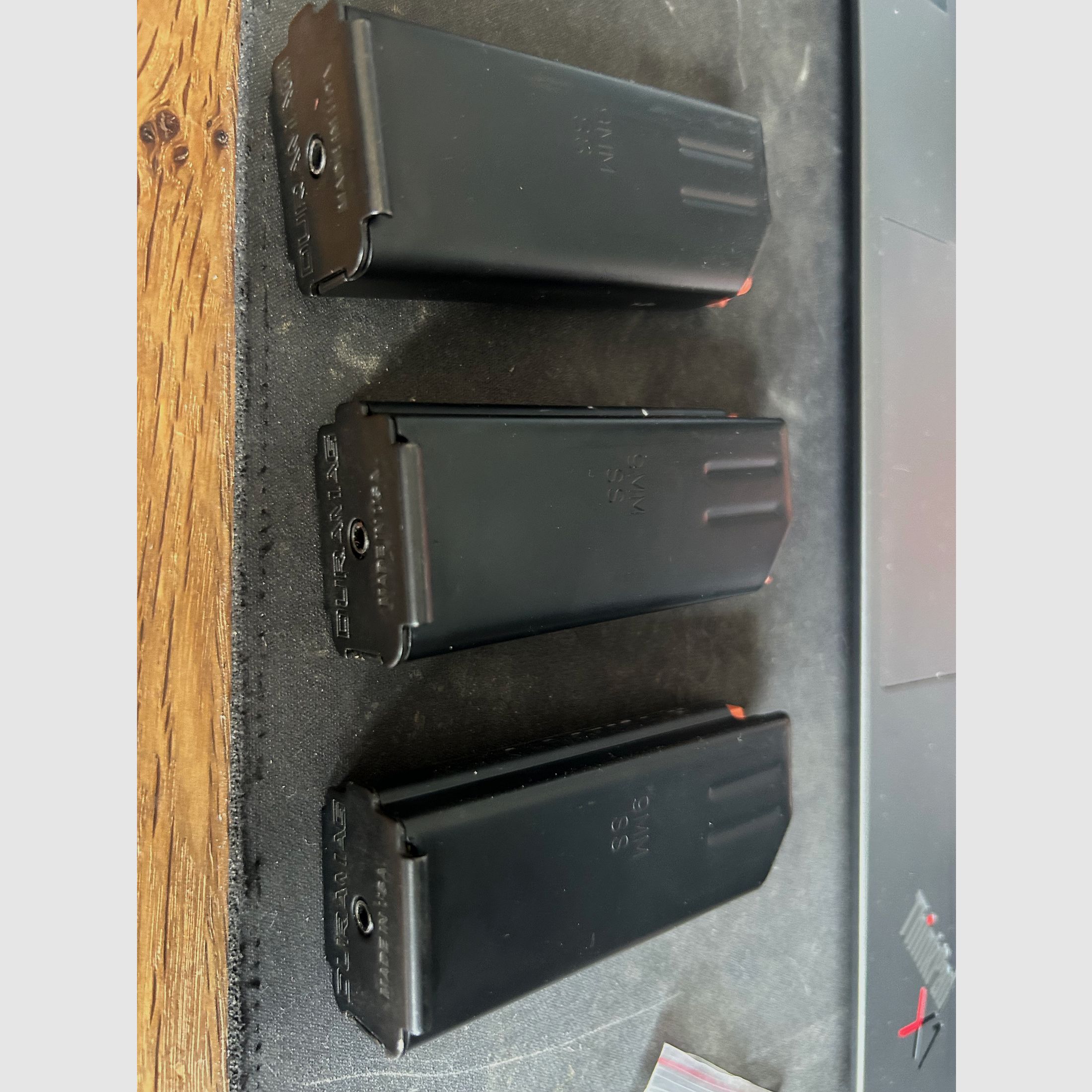 3 fois AR-15 Magazine 9mm 10 coups Colt SMG (HERA / OBERLAND ARMS) Duramag