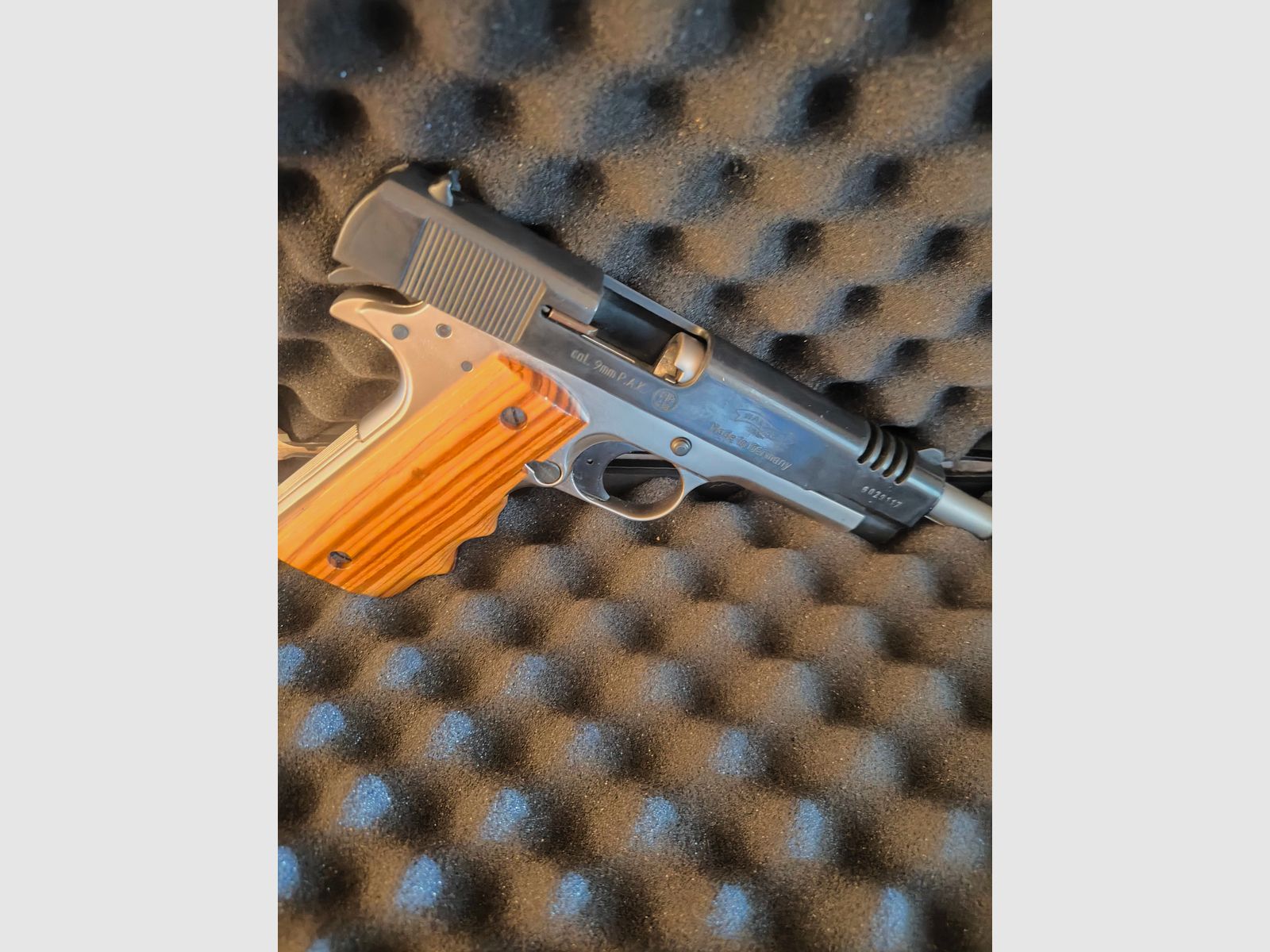 Walther BIG BORE'S Anlehnung an die Colt 1911er,9mmPAK, Nur einmal ein Magazin mit Platzpatron Verschossen, Funktionell & Optisch Guter Zustand, Neuwertig!! 