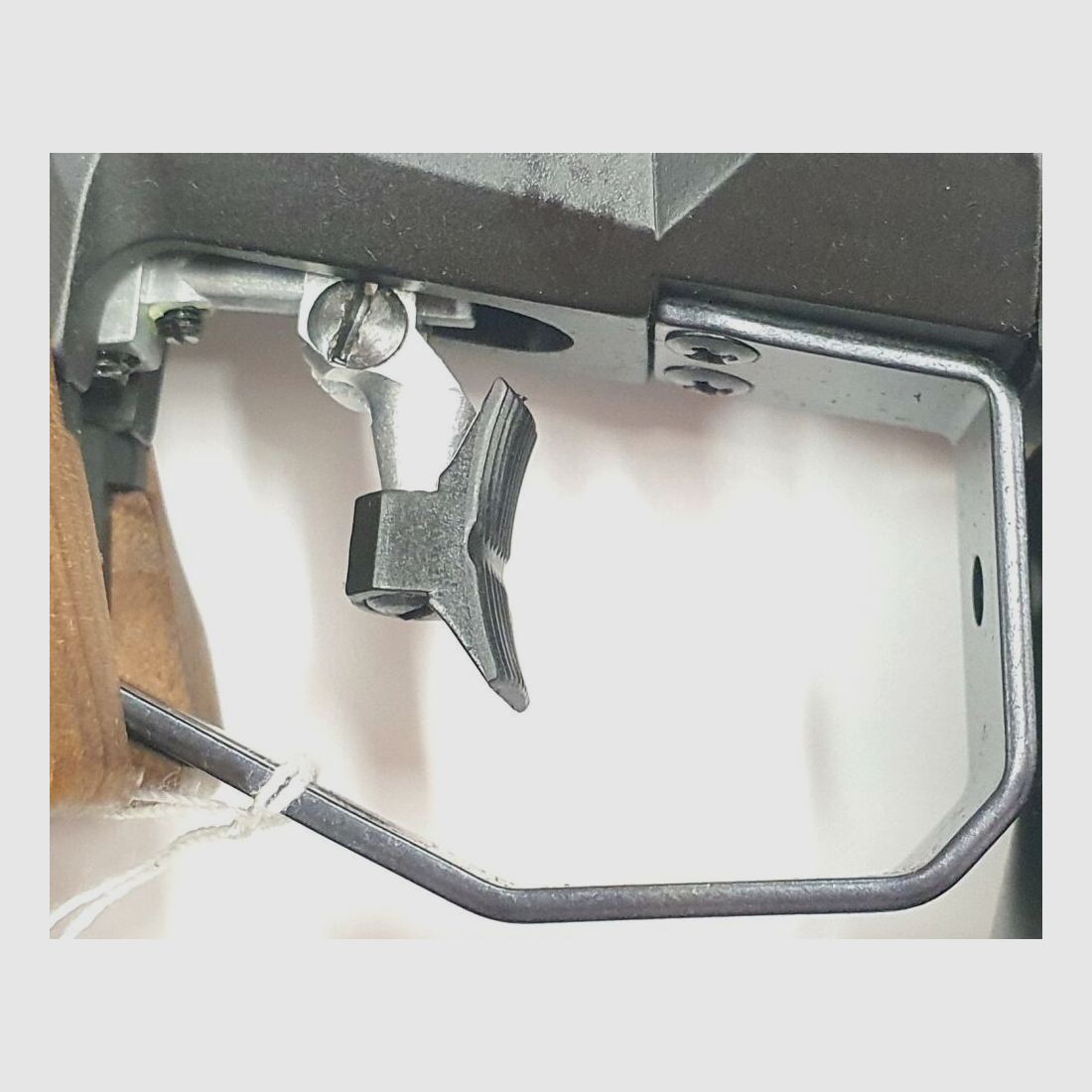 Pistola CO2 Feinwerkbau Mod. C25 calibre 4,5mm diabolo, F en pentágono con maletín y accesorios, izquierda