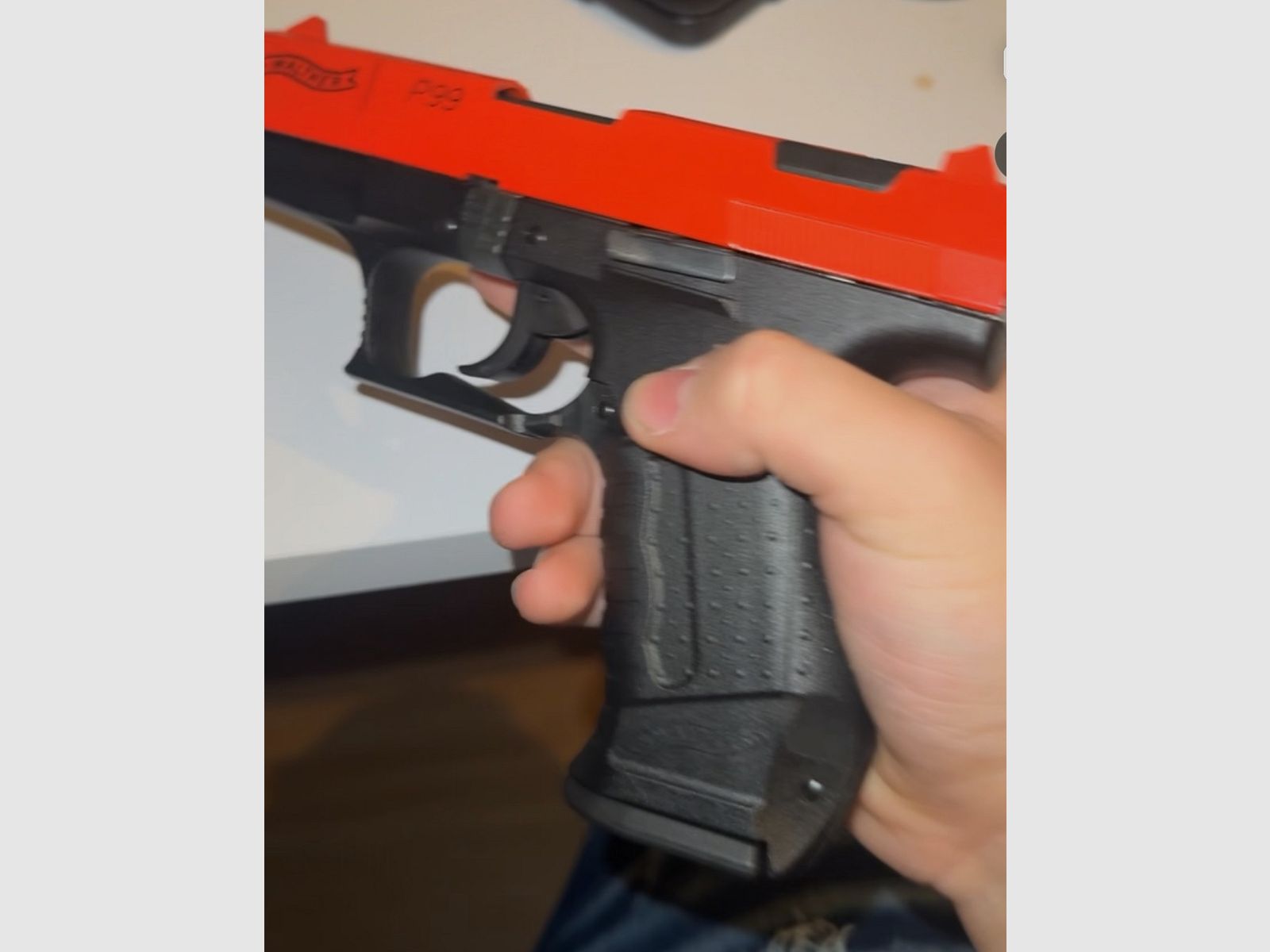 P99 20-letnia edycja specjalna czerwono/czarna